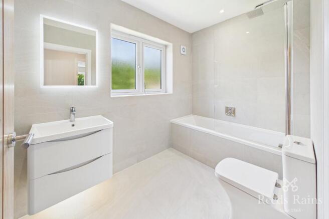 3 bed Bungalow for sale Image 6