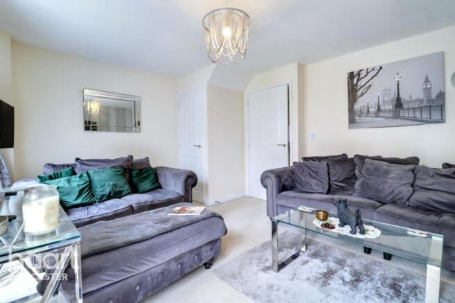 3 bed Semi-Detached for sale Image 12