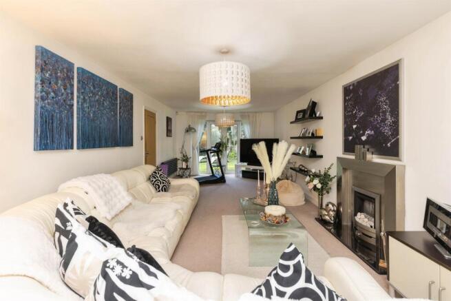 4 bed Detached for sale Image 7