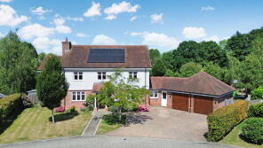 2, Nursery Gardens, Lingfield RH7 6GH