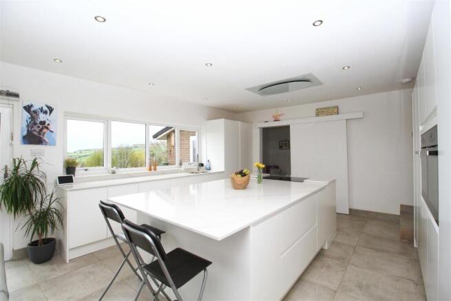 Kitchen..jpg