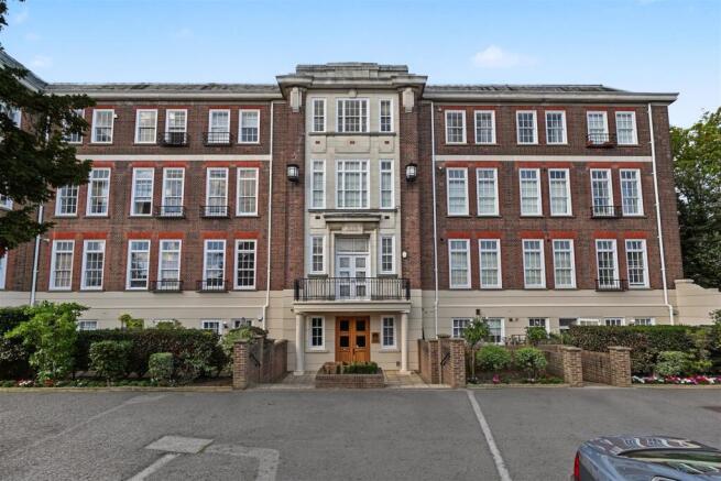 2-bed flat on Cannon Hill, London, £625,000