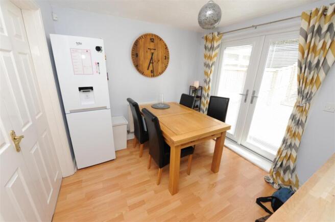 3 bed Town House for sale Image 8