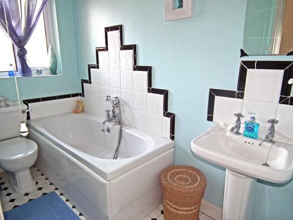 Photo 11