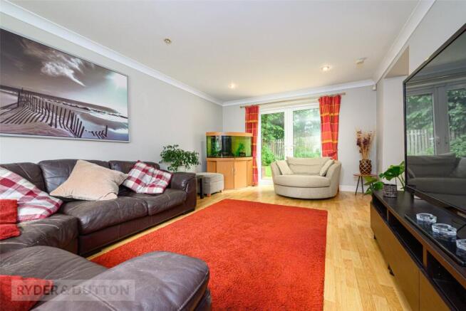 5 bed Detached for sale Image 7