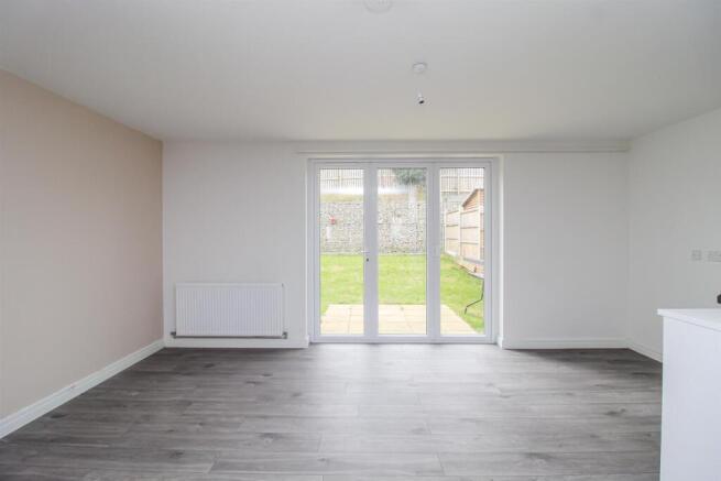 3 bed Semi-Detached for sale Image 4