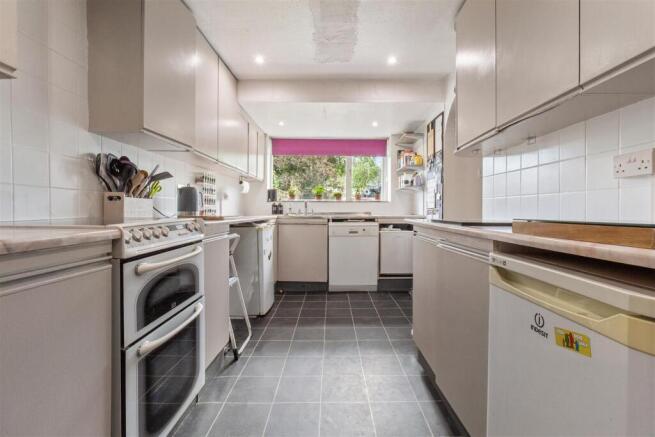 83 Balcombe Avenue-002.jpg