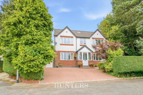 Wentworth Close, Middleton, Manchester, M24