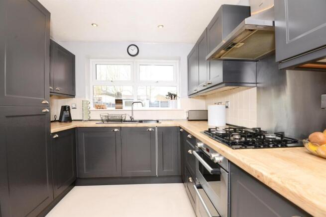 Kitchen: