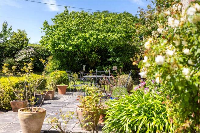 Terrace/Gardens