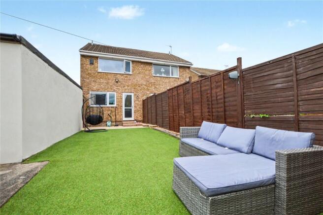 2 bed Semi-Detached for sale Image 8