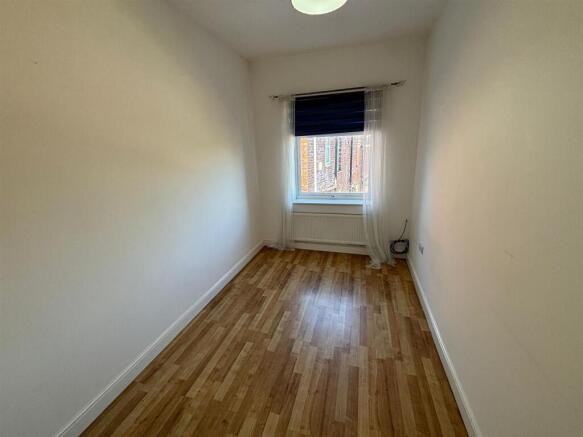 2 bed Terraced to rent Image 11