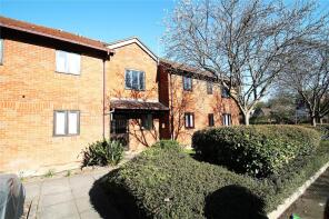 Flat 3, Ely House, Dianne Way, Barnet EN4 9RY