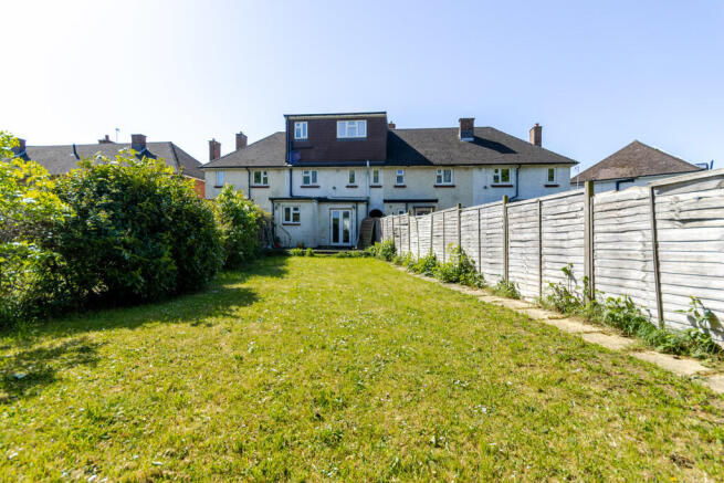 Ross Crescent, Watford photo 4
