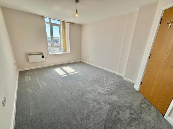2 bed Apartment for sale Image 8