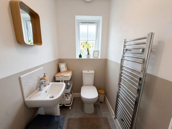3 bed Semi-Detached for sale Image 8
