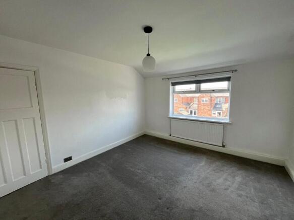 3 bed Terraced to rent Image 6