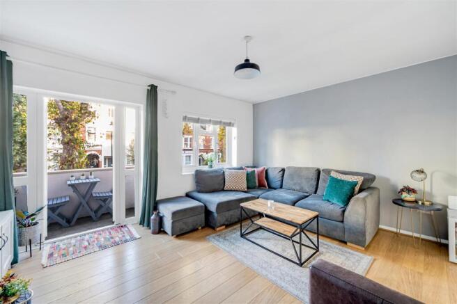Flat, 4 Hatfield Court-5.jpg