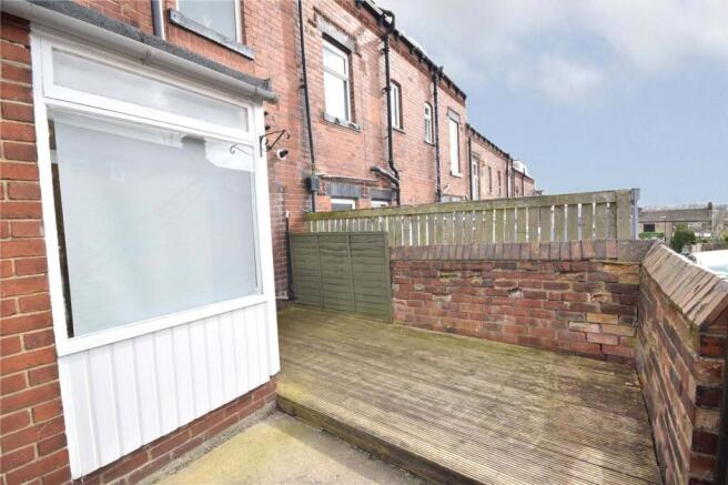 3 bed Terraced to rent Image 12