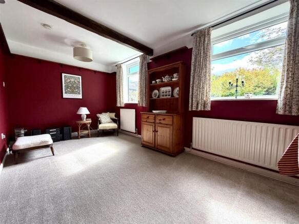 3 bed Semi-Detached for sale Image 9