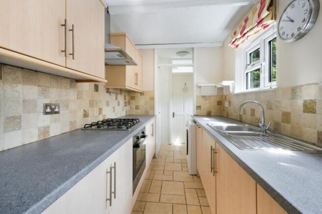 Adelphi Road, Epsom, KT17 photo 4