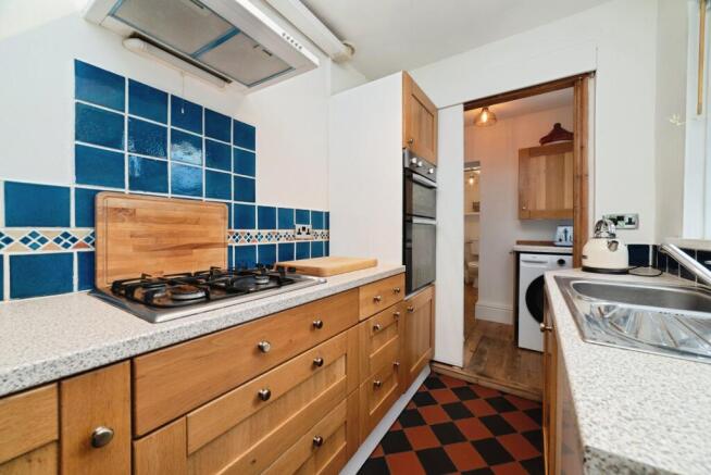 3 bed Town House for sale Image 9