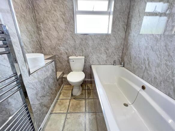 7 - House for Sale, Warmley.JPG