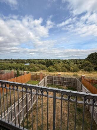 3 bed Semi-Detached to rent Image 6