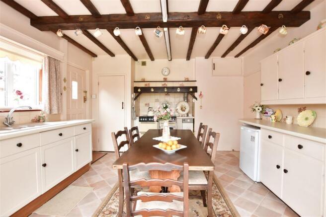 Kitchen/ Breakfast Room