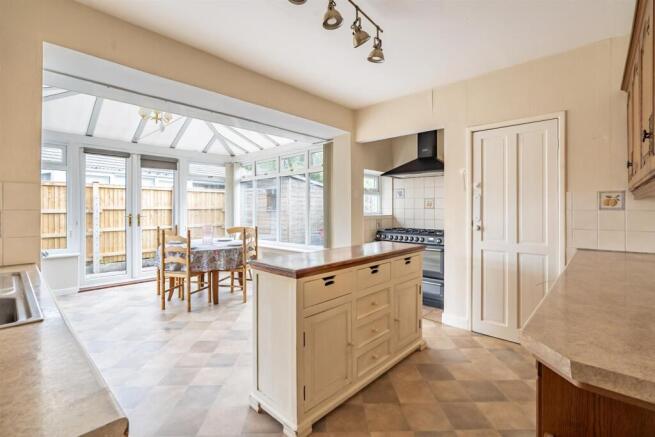 KITCHEN DINER