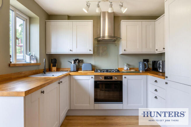 3 bed Semi-Detached for sale Image 6