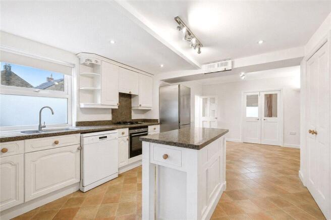 5 bed Link Detached House for sale Image 6