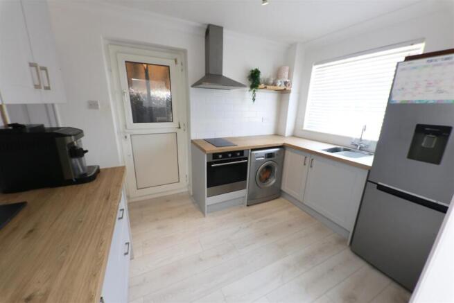 3 bed Semi-Detached for sale Image 9
