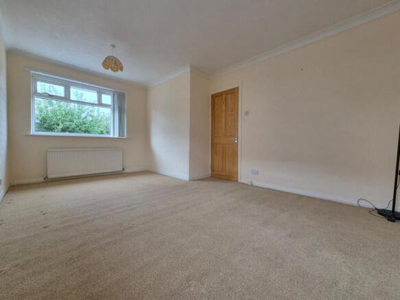 2 bed Semi-Detached Bungalow for sale Image 12