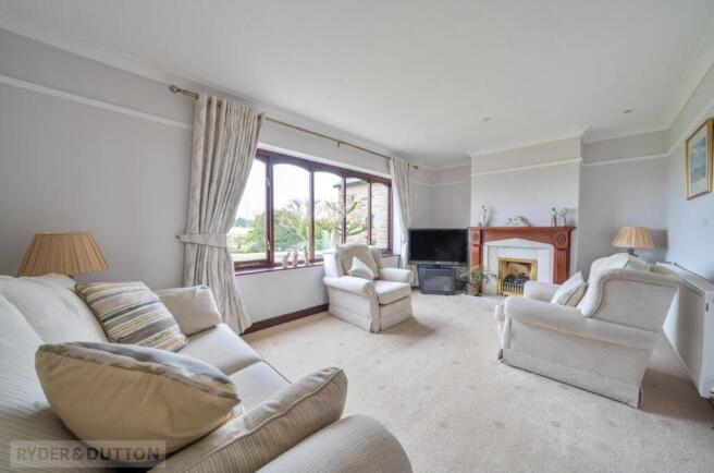 4 bed Detached Bungalow for sale Image 7
