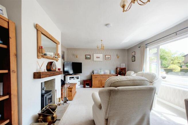 Living Room_1.jpeg
