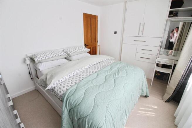 3 bed Semi-Detached for sale Image 12