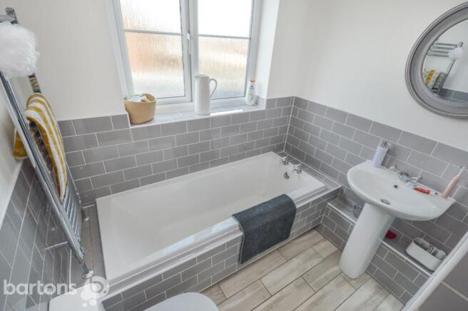 3 bed House for sale Image 10