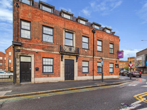 1 bed House Share to rent Image 9