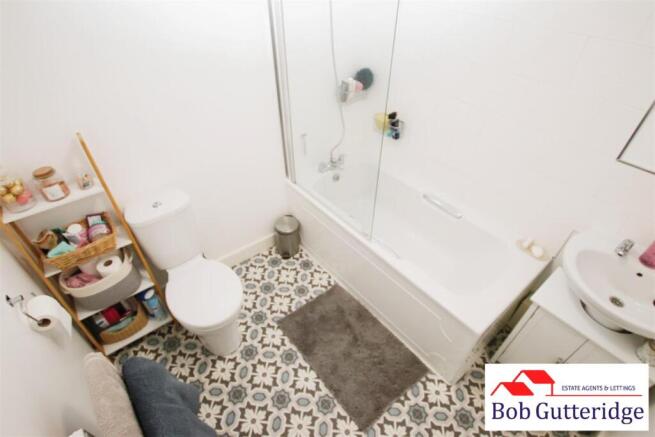 BATHROOM/WC