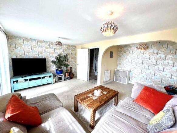 Living Room .....jpg