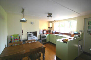 Kitchen/ Breakfast