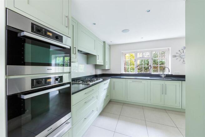 Sales Hammersmith Agate Road 26 - Kitchen.jpg