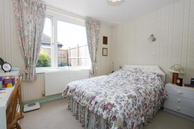 Bed 2.jpg