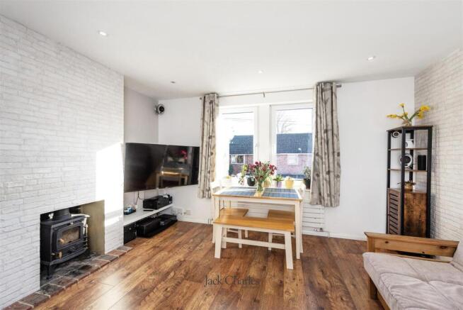 16A Uridge Rd, TN10 3EA 002.jpg