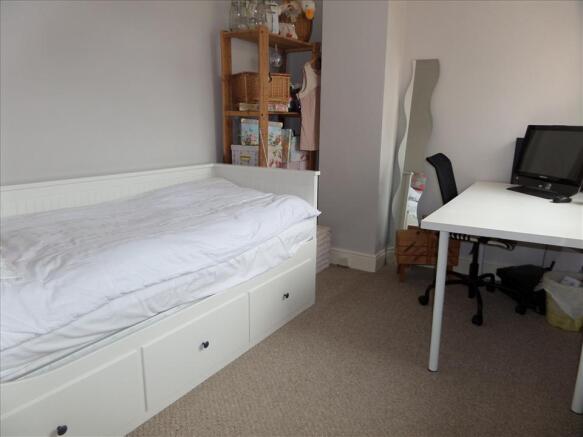 BEDROOM 2