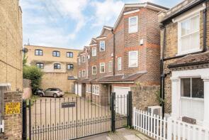 5, Castle Mews, Graveney Road, London SW17 0ET