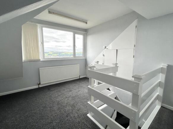 4 bed Semi-Detached for sale Image 12