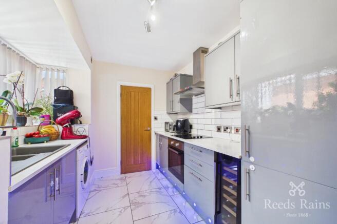 2 bed Semi-Detached for sale Image 6