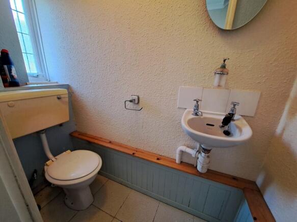 CLOAKROOM / WC